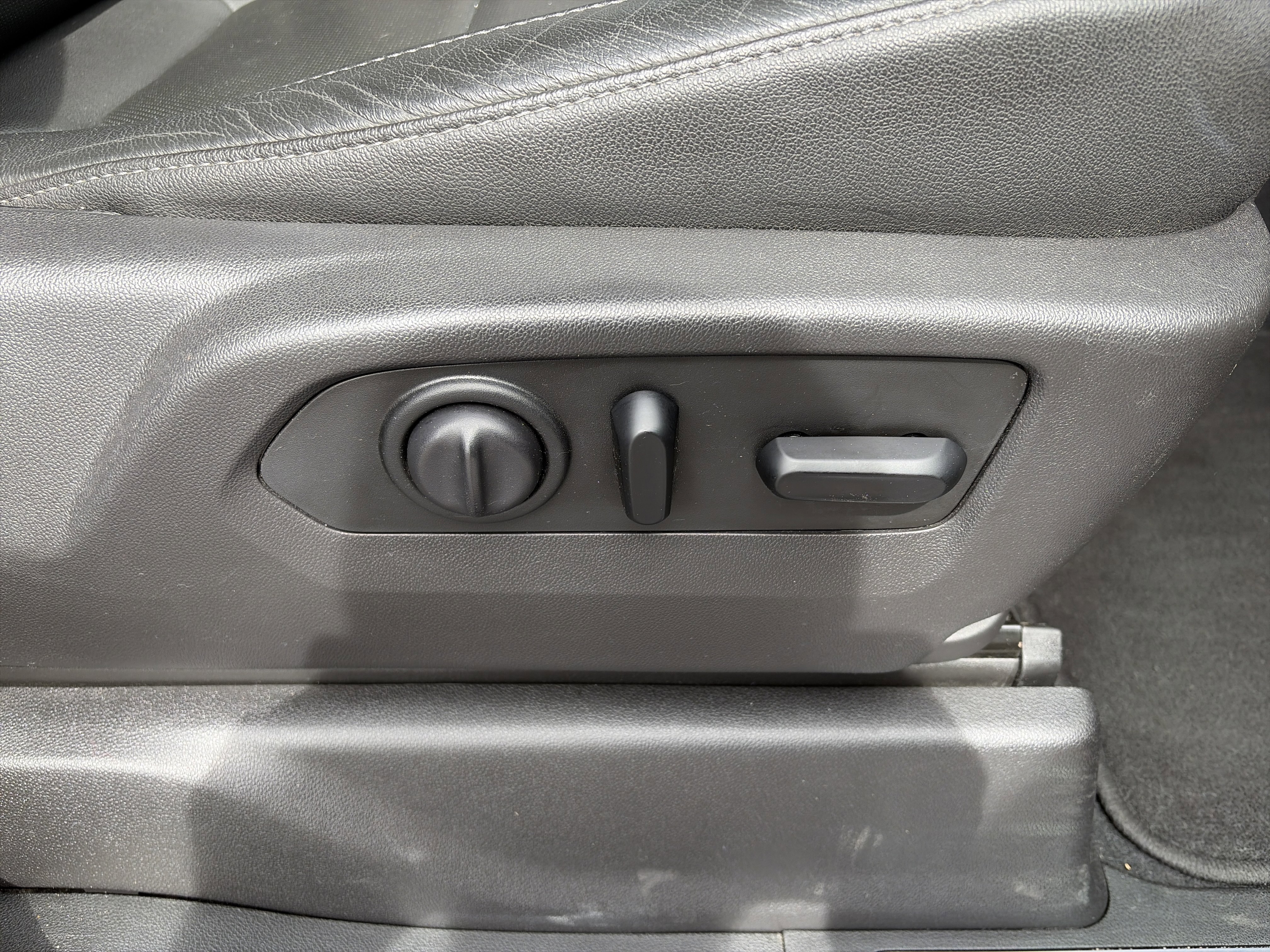 Used 2019 GMC Sierra 1500 SLT w/ SLT Premium Plus Package image 30