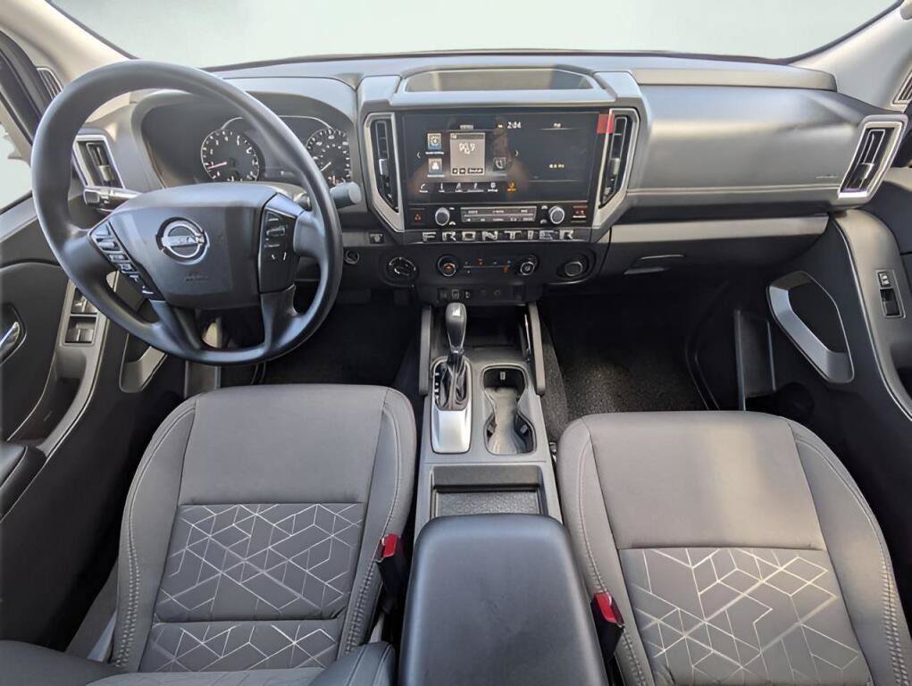 Used 2025 Nissan Frontier SV AWD/4WD image 21