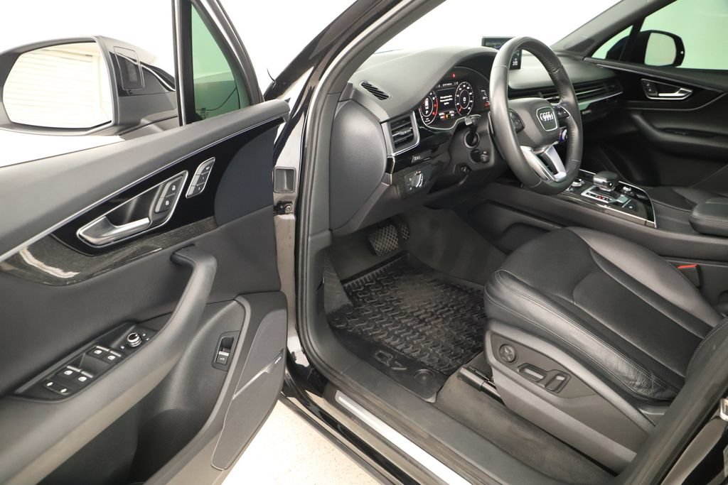 Used 2019 Audi Q7 3.0T Premium Plus w/ Premium Plus Package AWD/4WD image 14
