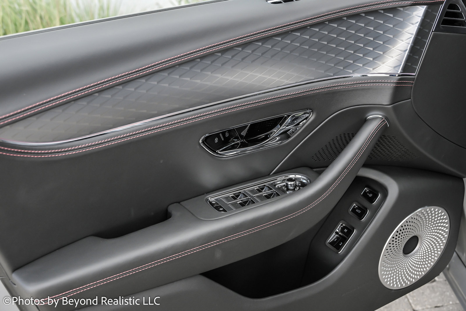 New 2025 Bentley Flying Spur Plug-In Hybrid image 19