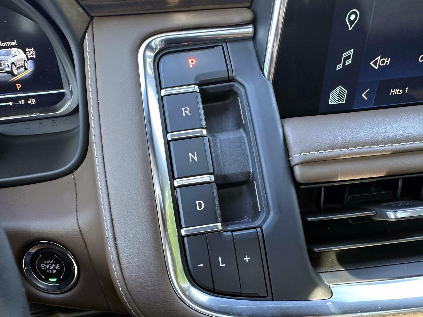 Used 2023 Chevrolet Suburban High Country w/ Advanced Technology Package AWD/4WD image 23