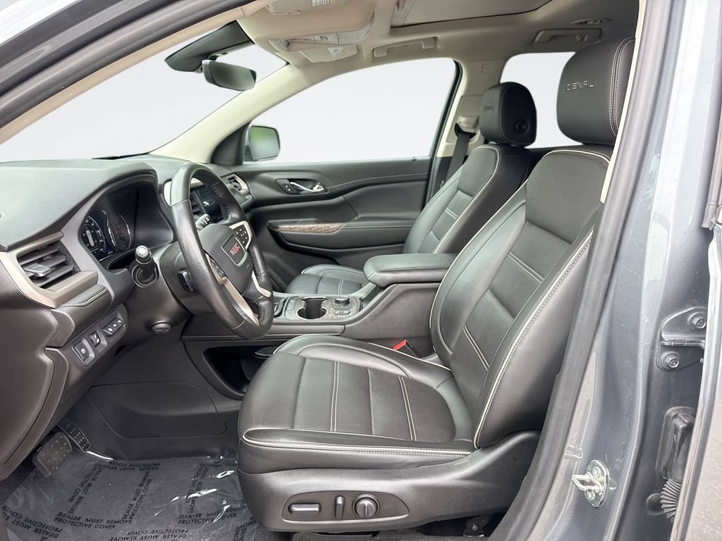 Used 2021 GMC Acadia Denali w/ Denali Technology Package AWD/4WD image 13
