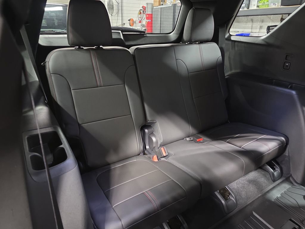 Used 2023 Chevrolet Traverse RS w/ LPO, Floor Liner Package image 12