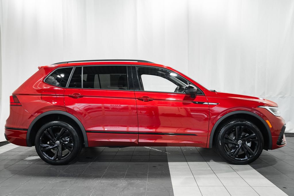 Used 2024 Volkswagen Tiguan SE R-Line image 3