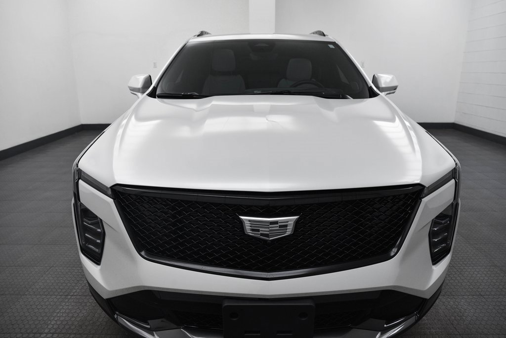 Used 2025 Cadillac XT4 Sport image 2