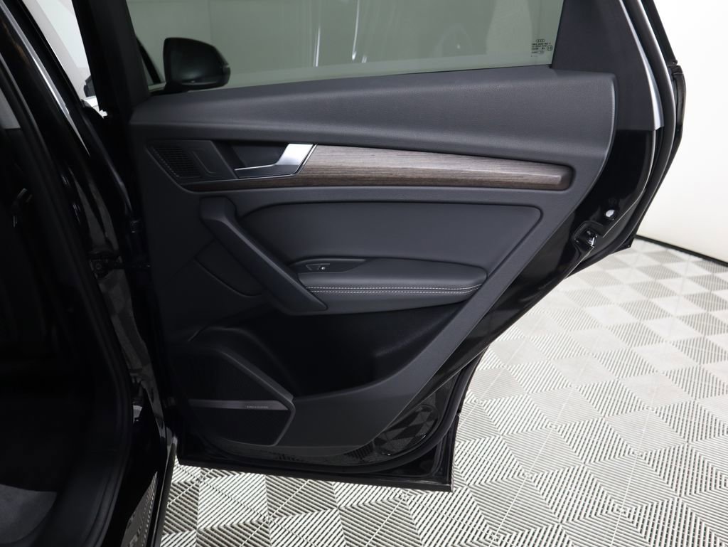 Certified 2025 Audi Q5 2.0T Premium Plus w/ Premium Plus Package image 28