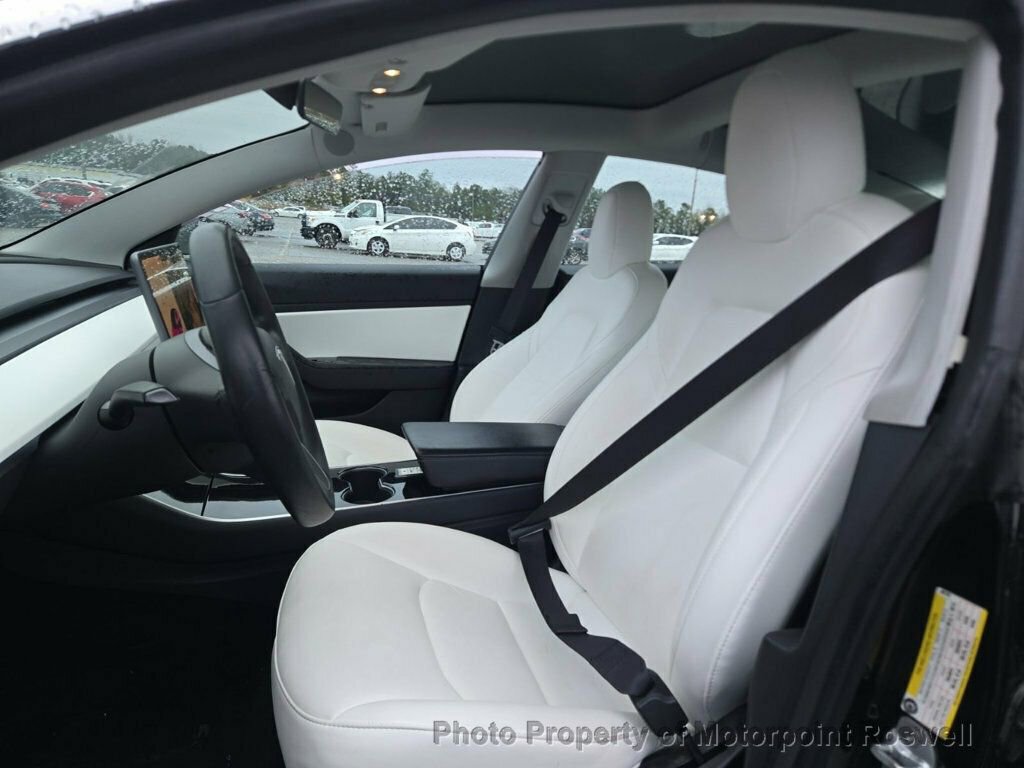 Used 2019 Tesla Model 3 Standard Range Plus image 5