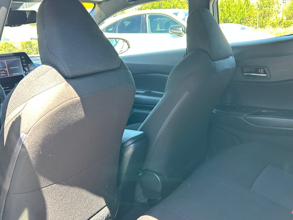 Used 2019 Toyota C-HR LE FWD image 29