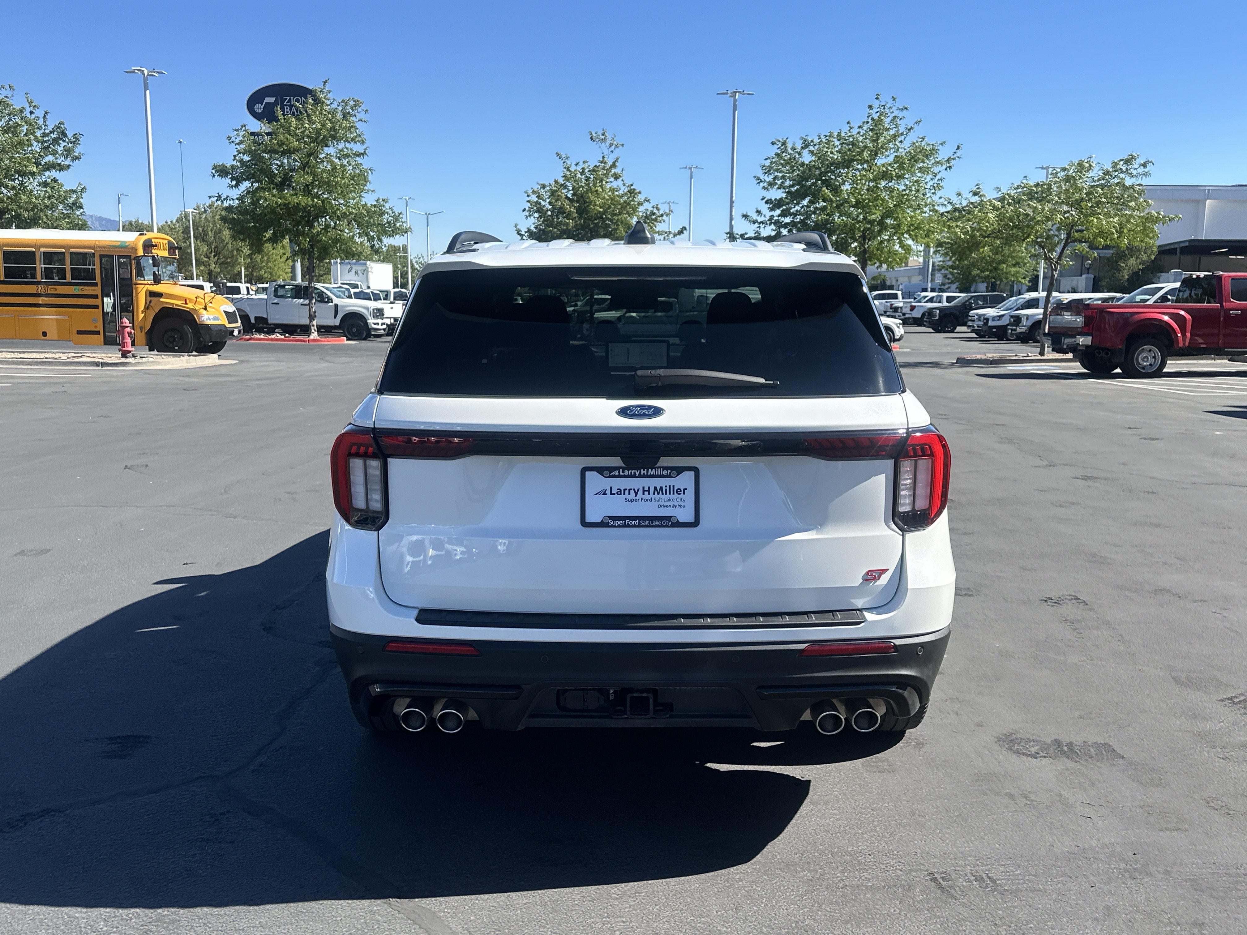 Used 2025 Ford Explorer ST w/ Sun And Sound Package AWD/4WD image 4