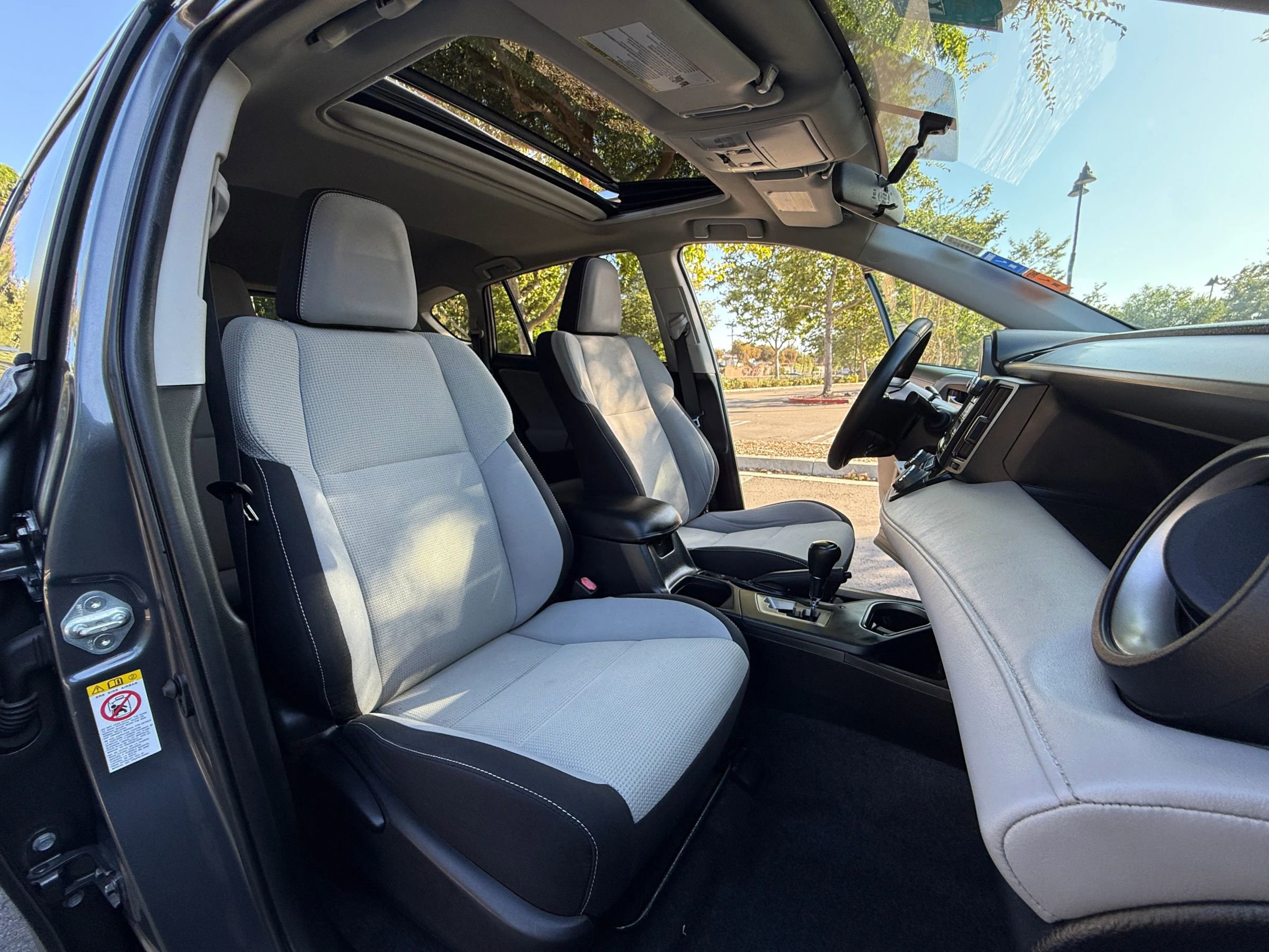 Used 2016 Toyota RAV4 XLE FWD image 14