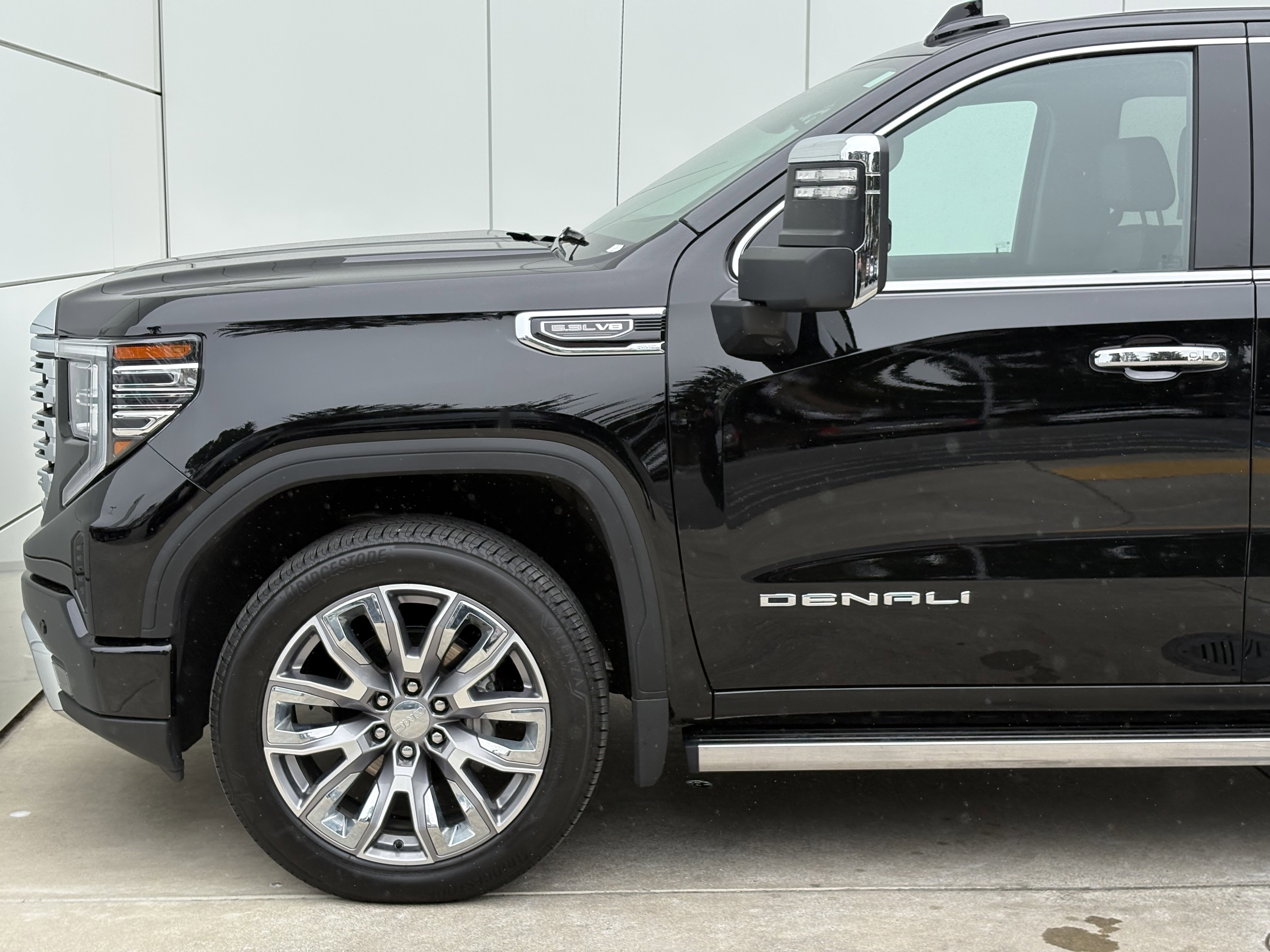 Used 2026 GMC Sierra 1500 Denali w/ Denali Reserve Package AWD/4WD image 5