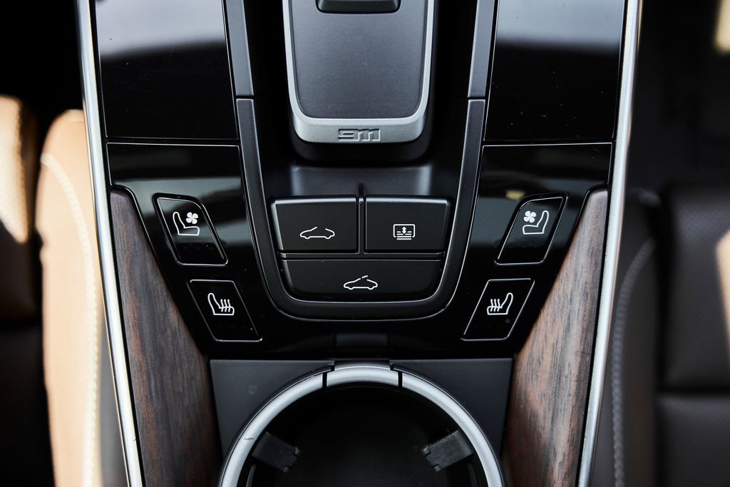 Used 2020 Porsche 911 Carrera 4S w/ Premium Package image 61