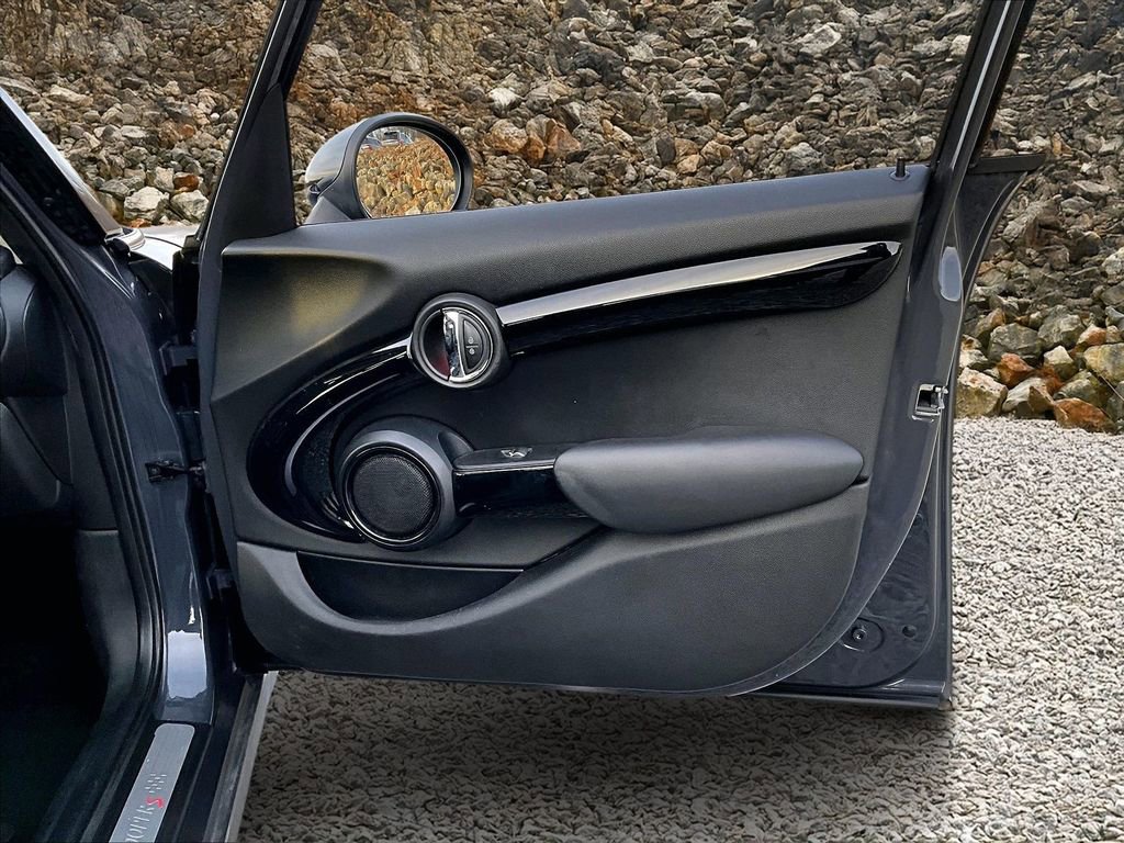 Used 2016 MINI Cooper S image 21