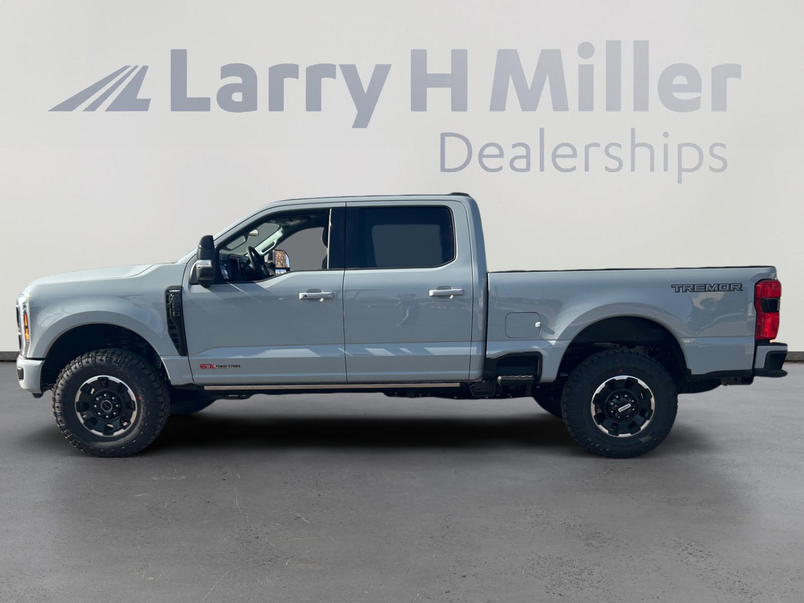 New 2025 Ford F250 Lariat w/ Lariat Ultimate Package image 2