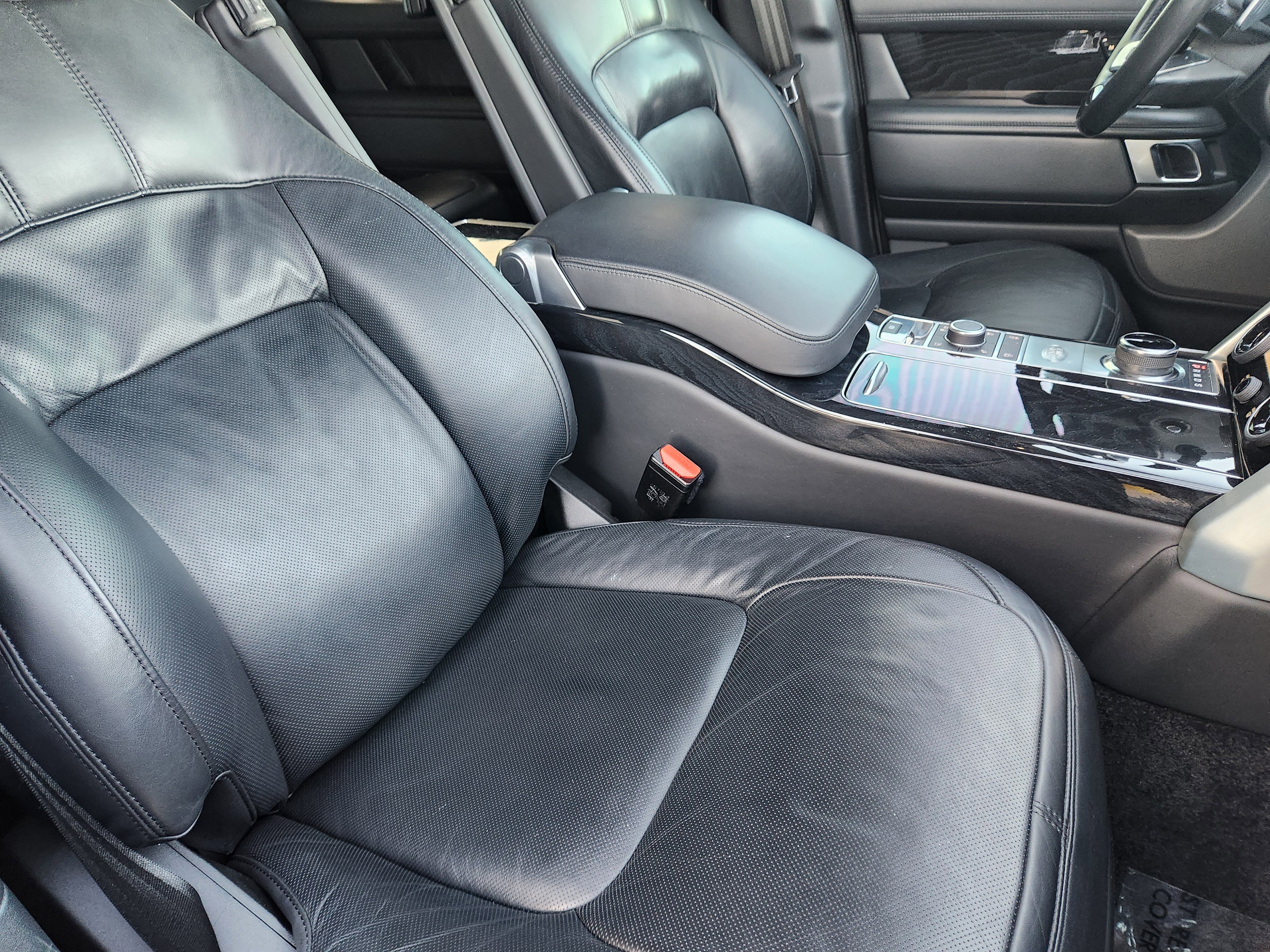 Used 2020 Land Rover Range Rover Long Wheelbase Autobiography image 12