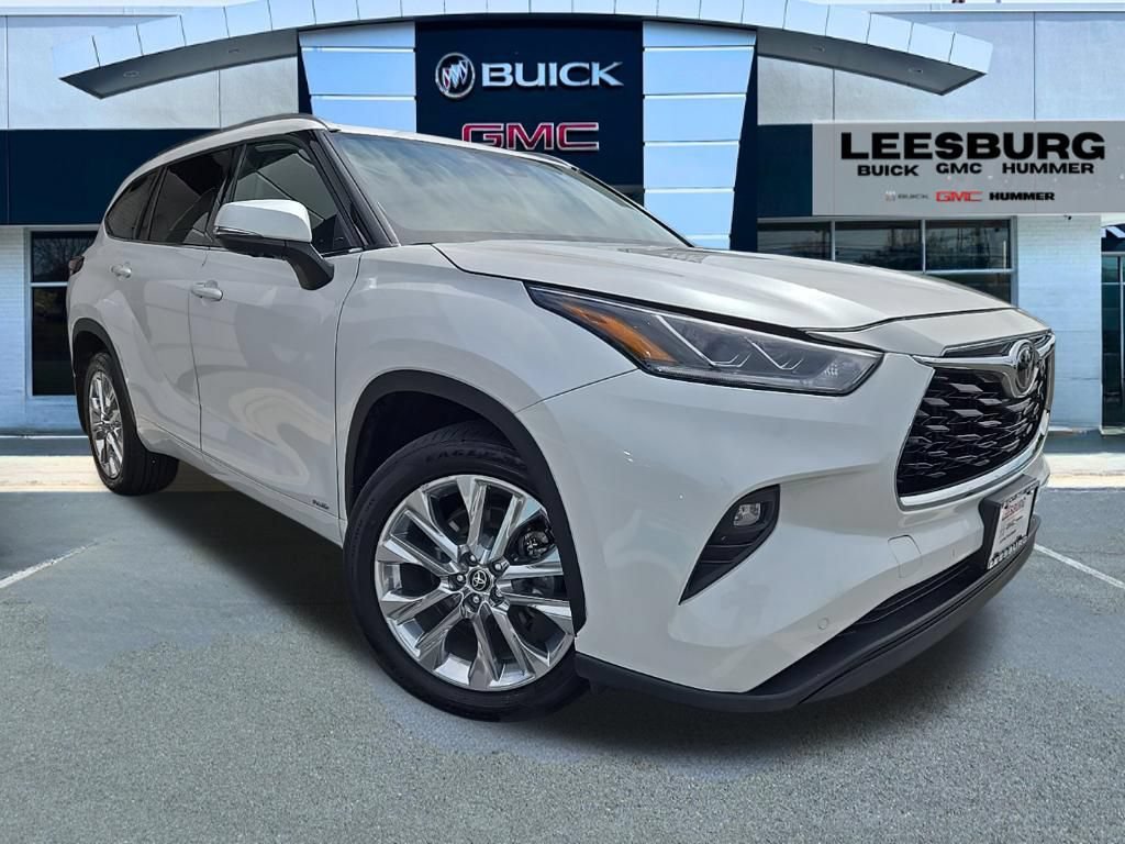 Used 2025 Toyota Highlander Limited