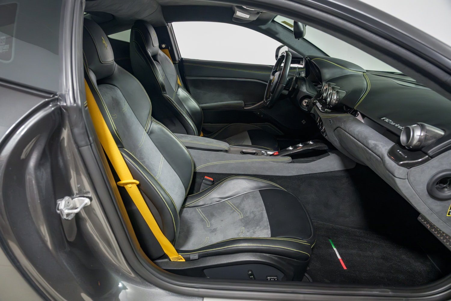 Used 2016 Ferrari F12 Berlinetta RWD image 29