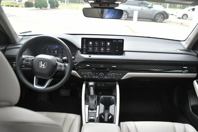 Used 2024 Honda Accord Touring image 10