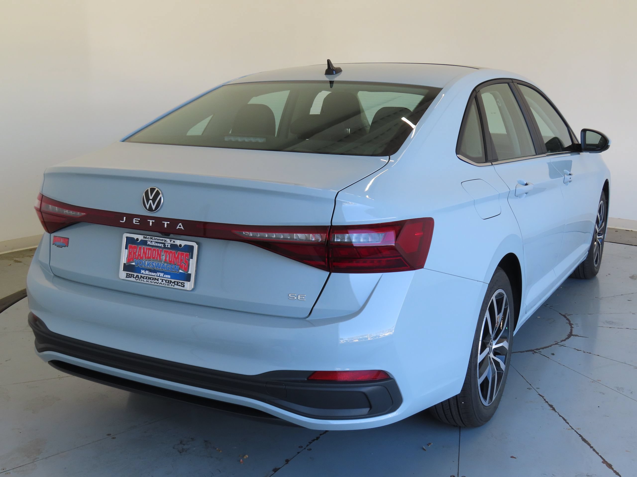 New 2026 Volkswagen Jetta SE FWD image 3