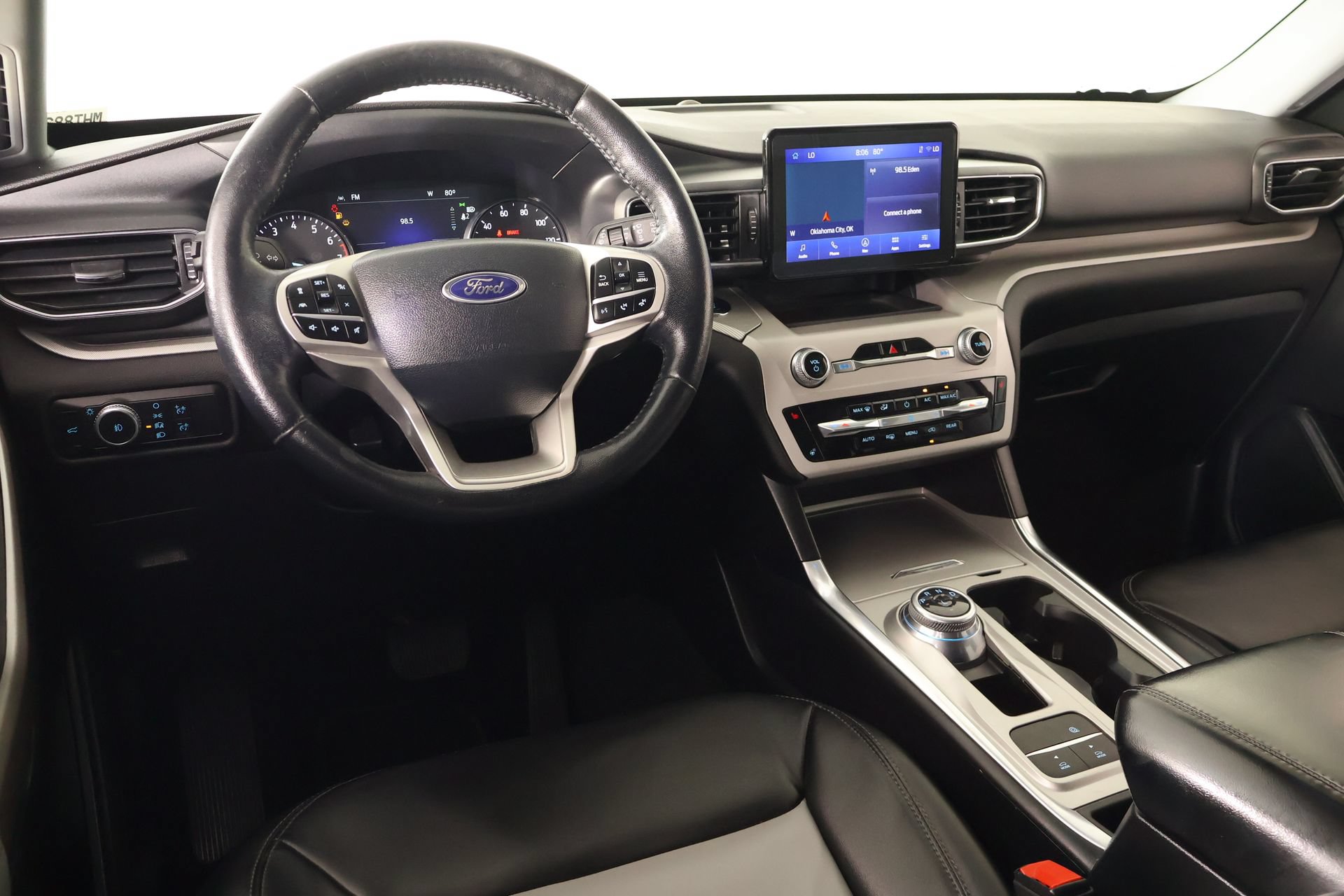 Used 2023 Ford Explorer XLT w/ Equipment Group 202A RWD image 2