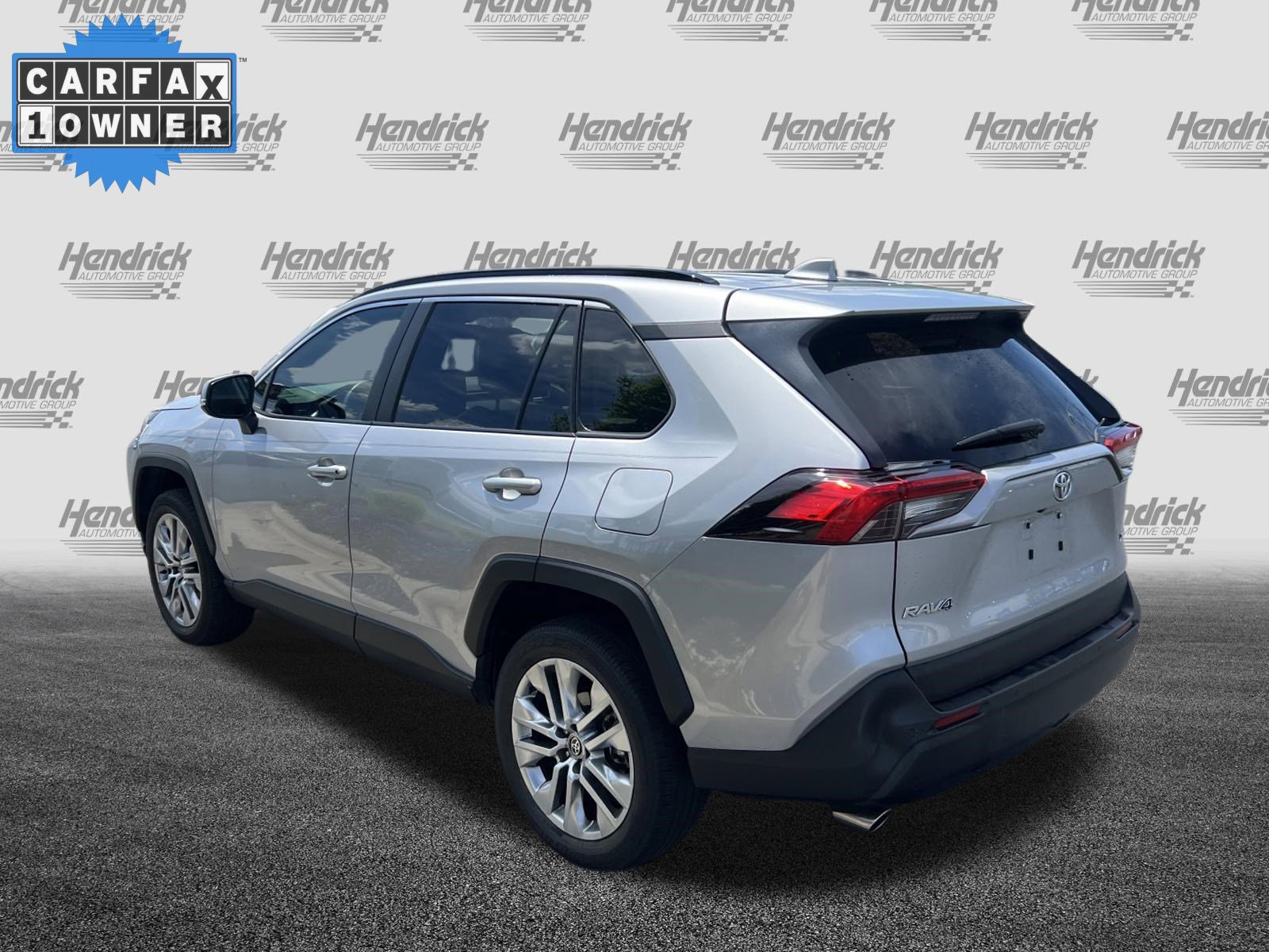 Used 2023 Toyota RAV4 XLE Premium FWD image 8