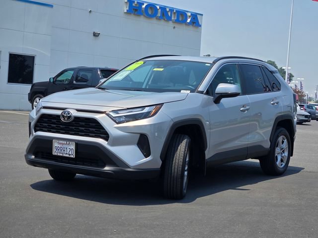 Used 2025 Toyota RAV4 XLE w/ Convenience Package AWD/4WD image 8