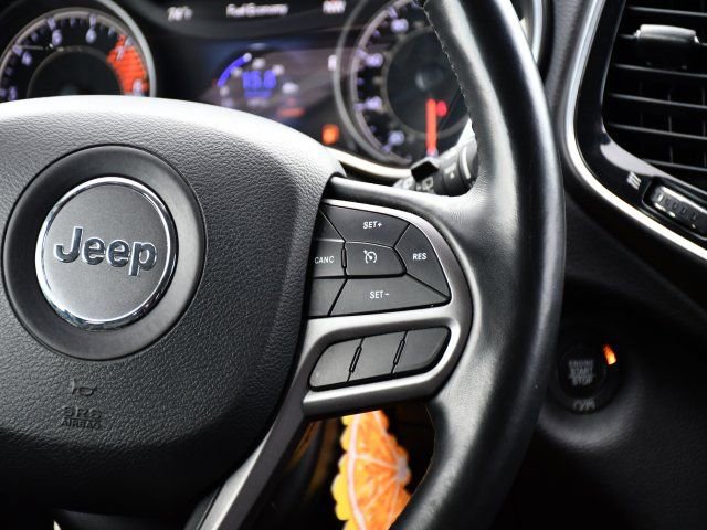 Used 2019 Jeep Cherokee Limited image 21