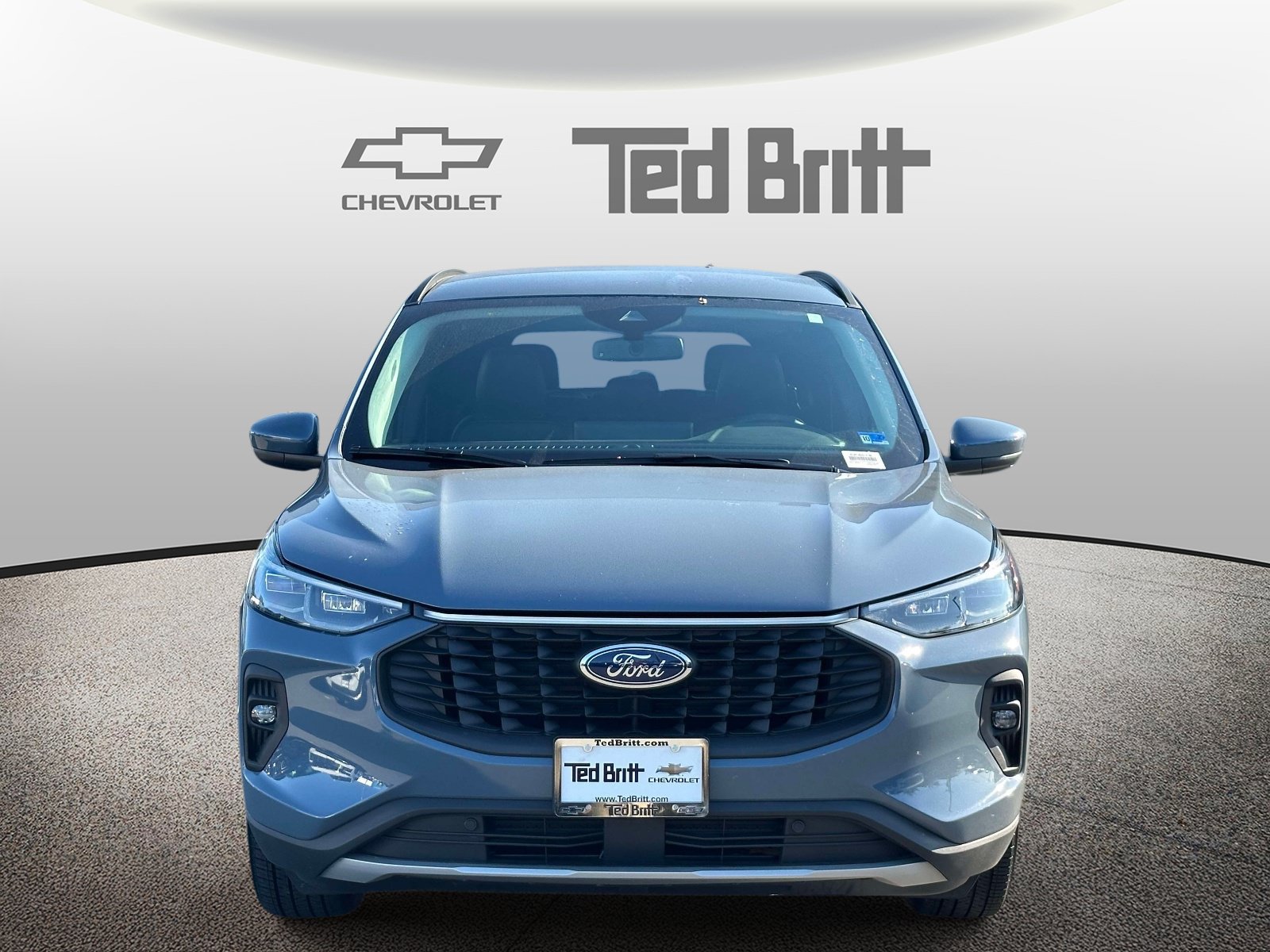 Used 2025 Ford Escape Platinum FWD image 2