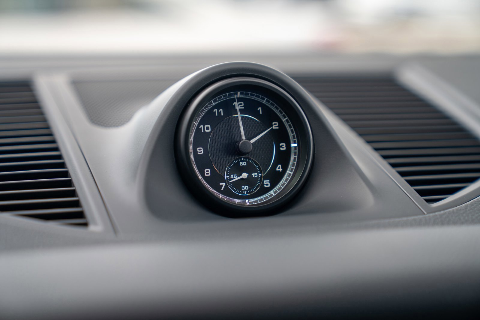 Certified 2025 Porsche Macan image 17