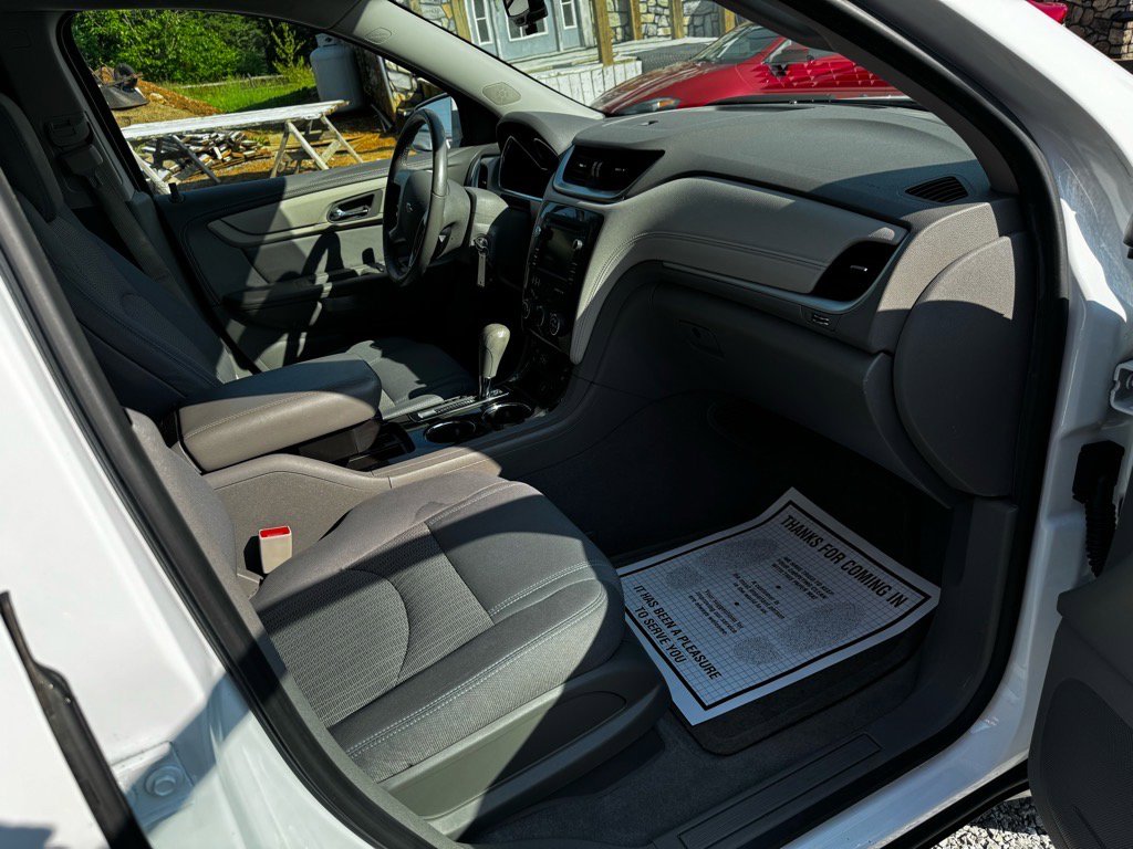 Used 2016 Chevrolet Traverse LT w/ Style and Technology Package image 24