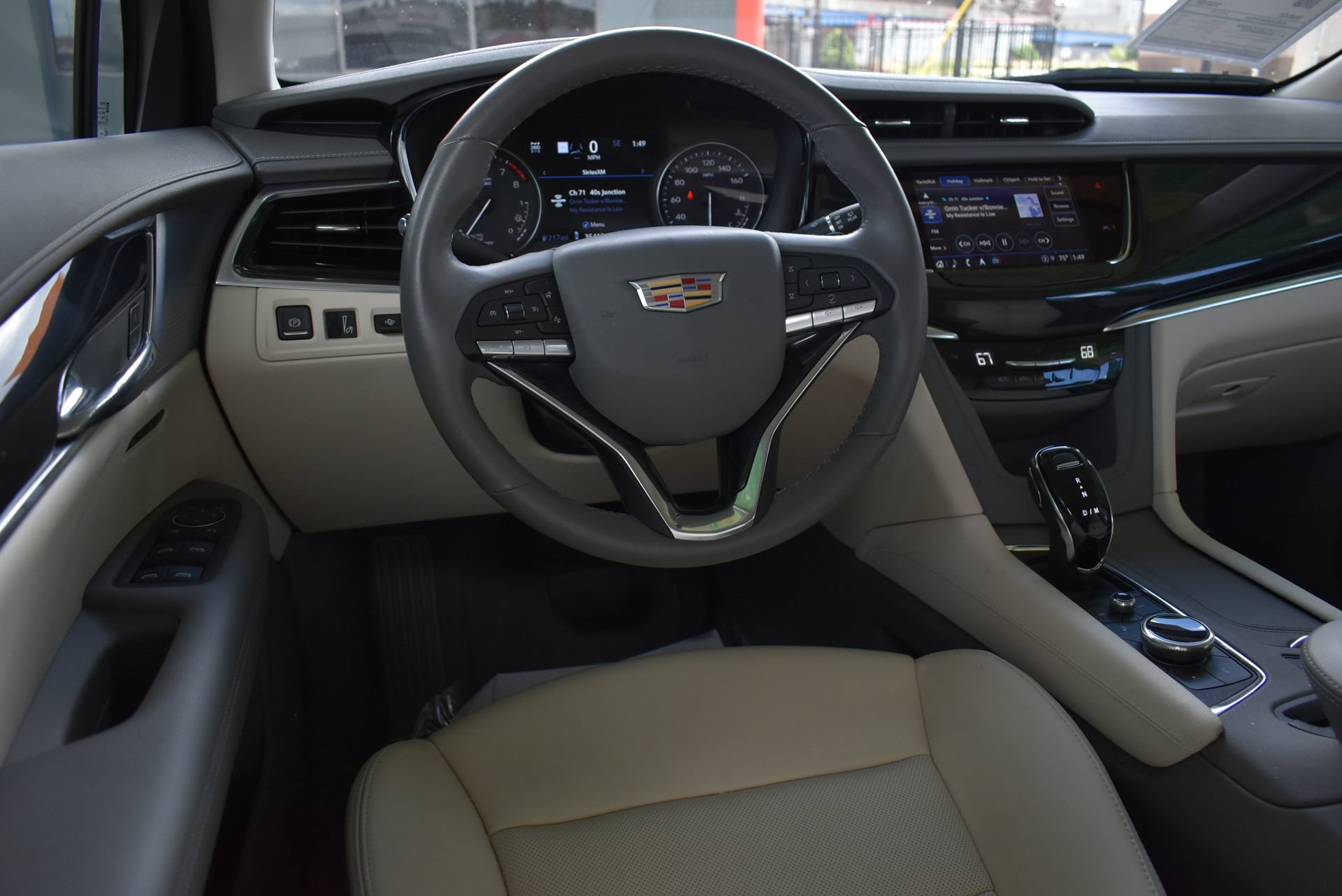 Used 2023 Cadillac XT6 Premium Luxury w/ Technology Package AWD/4WD image 18