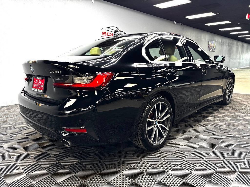 Used 2021 BMW 330i Sedan w/ Premium Package image 14