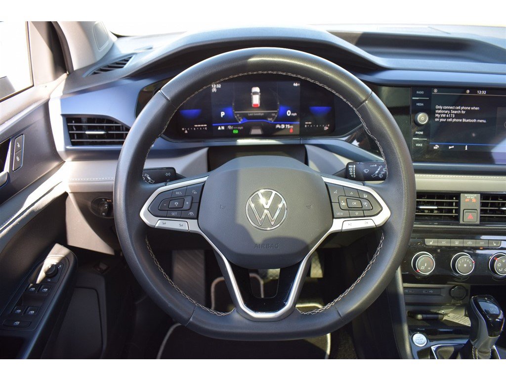 Used 2023 Volkswagen Taos SE w/ Panoramic Sunroof Package image 10