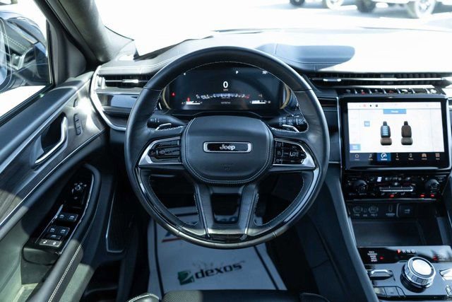 Used 2023 Jeep Grand Cherokee L Overland w/ Advanced Protech Group III image 18