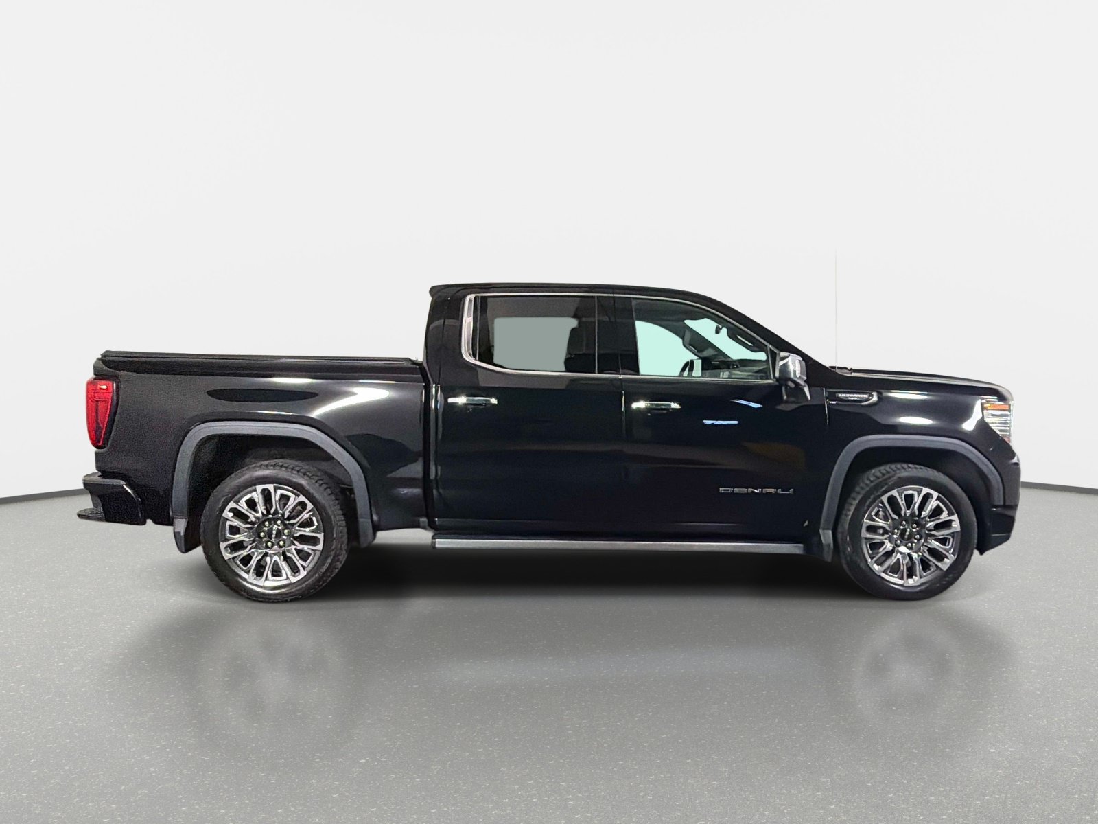 Used 2024 GMC Sierra 1500 Denali Ultimate AWD/4WD image 2