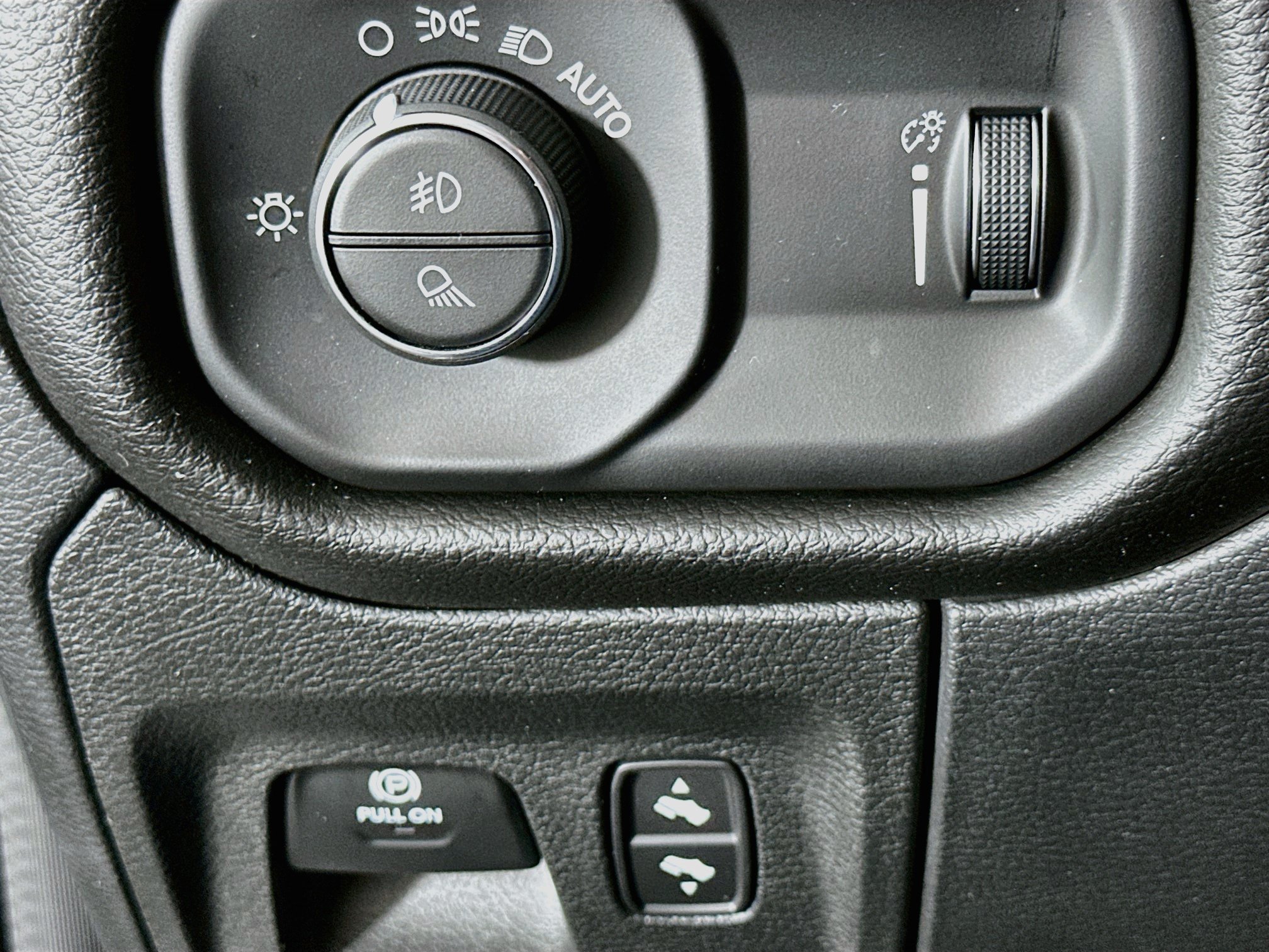 Used 2023 RAM 1500 Big Horn AWD/4WD image 16