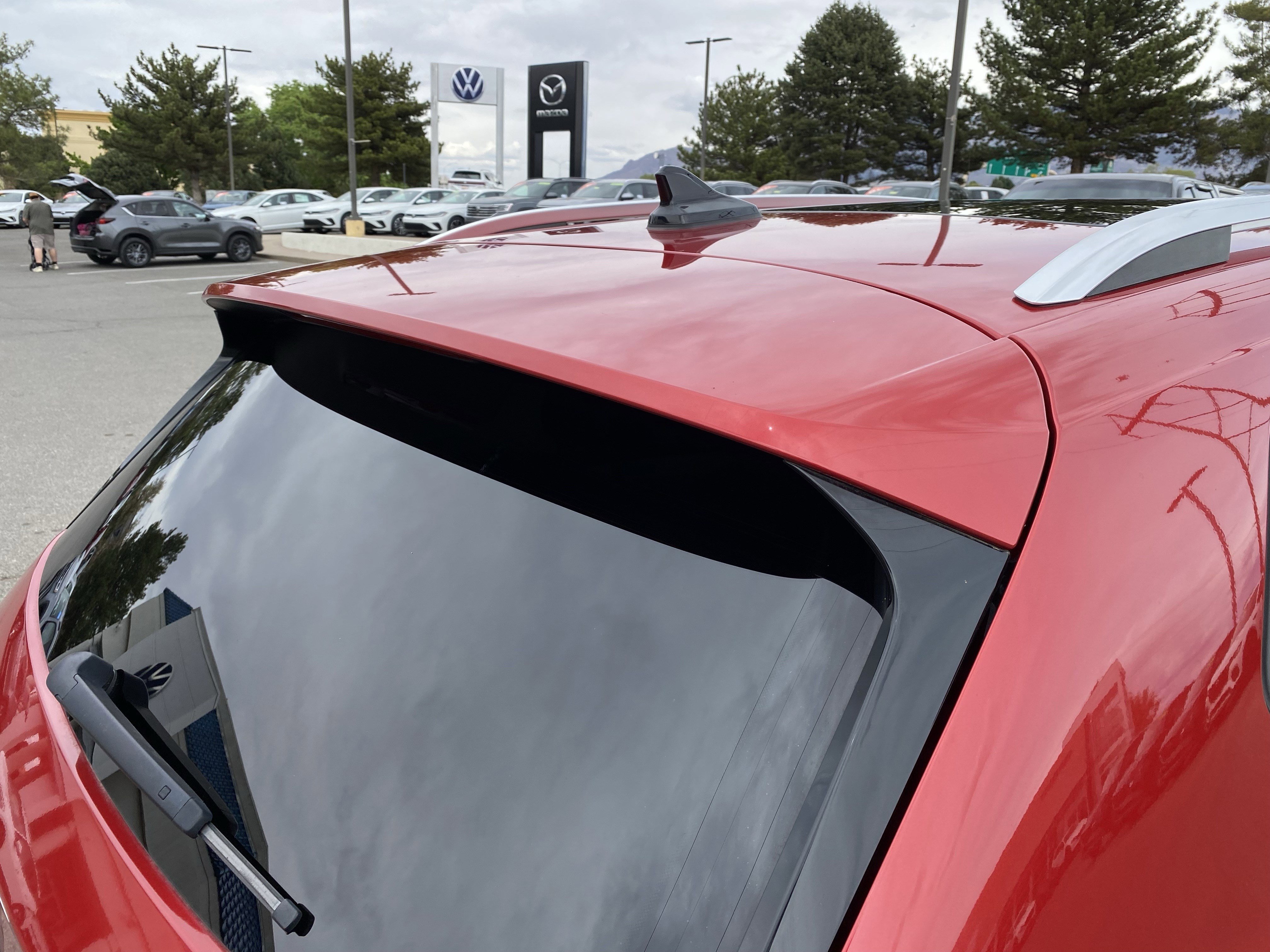 Used 2023 Volkswagen Taos SE w/ Panoramic Sunroof Package image 16