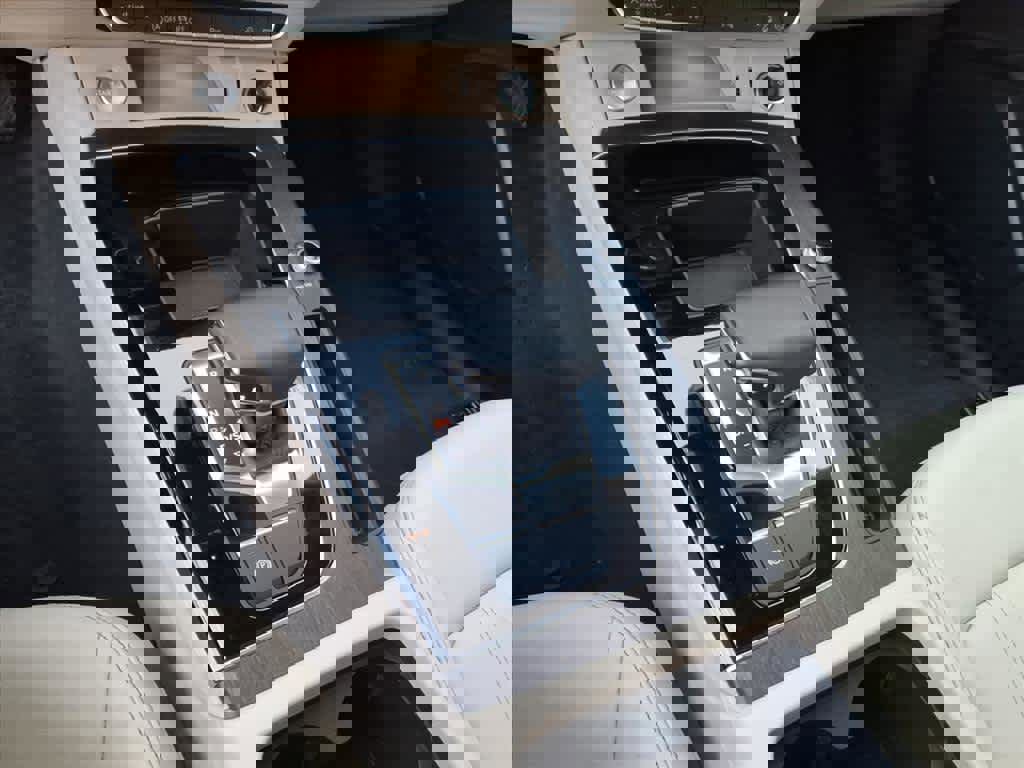 Used 2023 Audi Q5 2.0T Premium w/ Convenience Package image 9