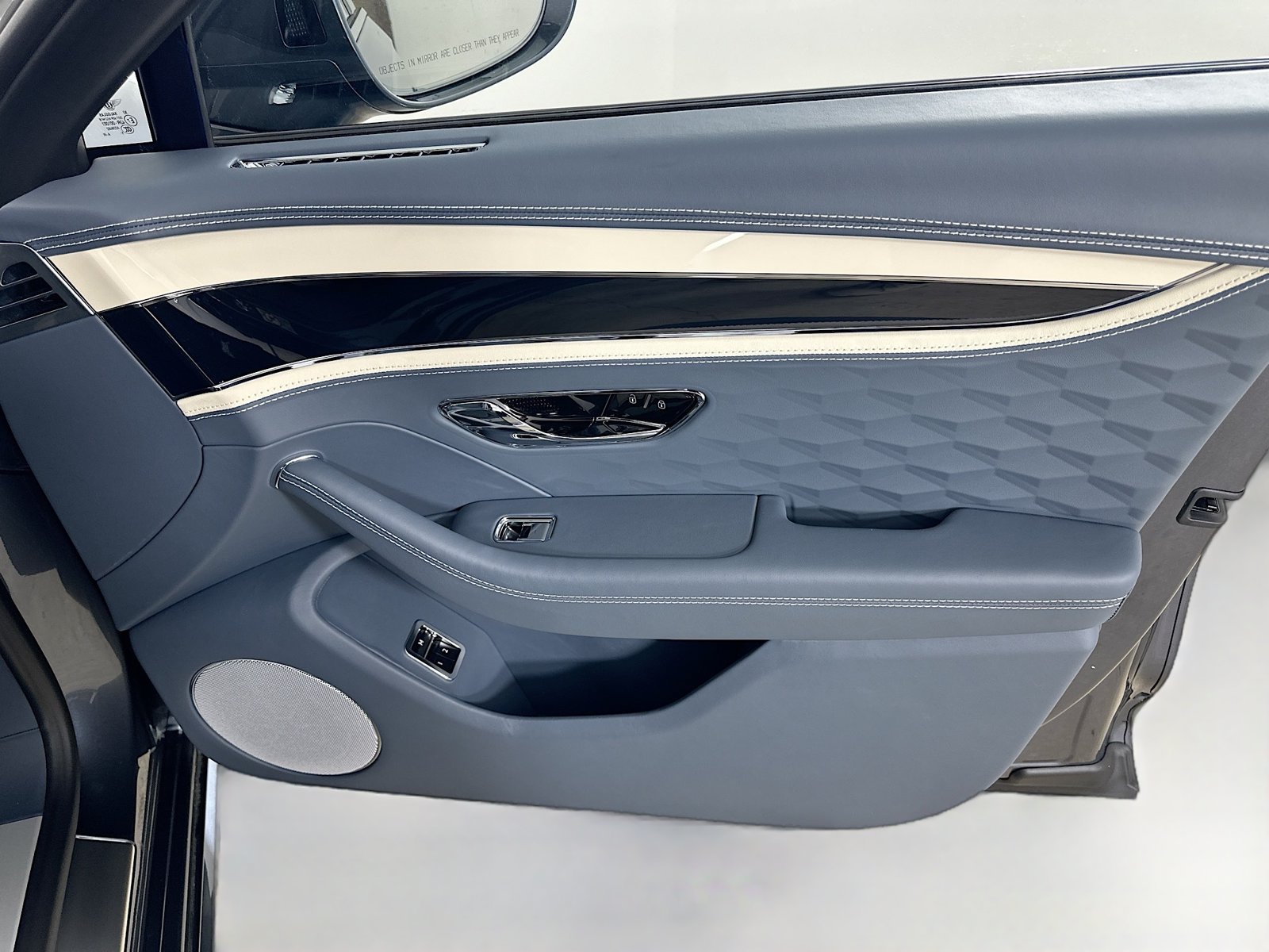 New 2026 Bentley Flying Spur Plug-In Hybrid AWD/4WD image 48