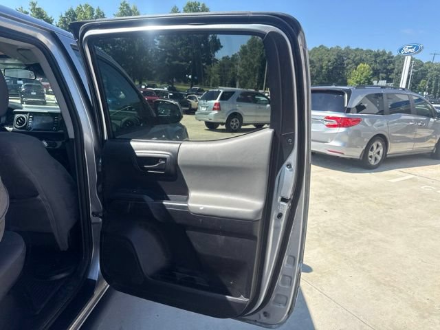 Used 2021 Toyota Tacoma SR AWD/4WD image 40