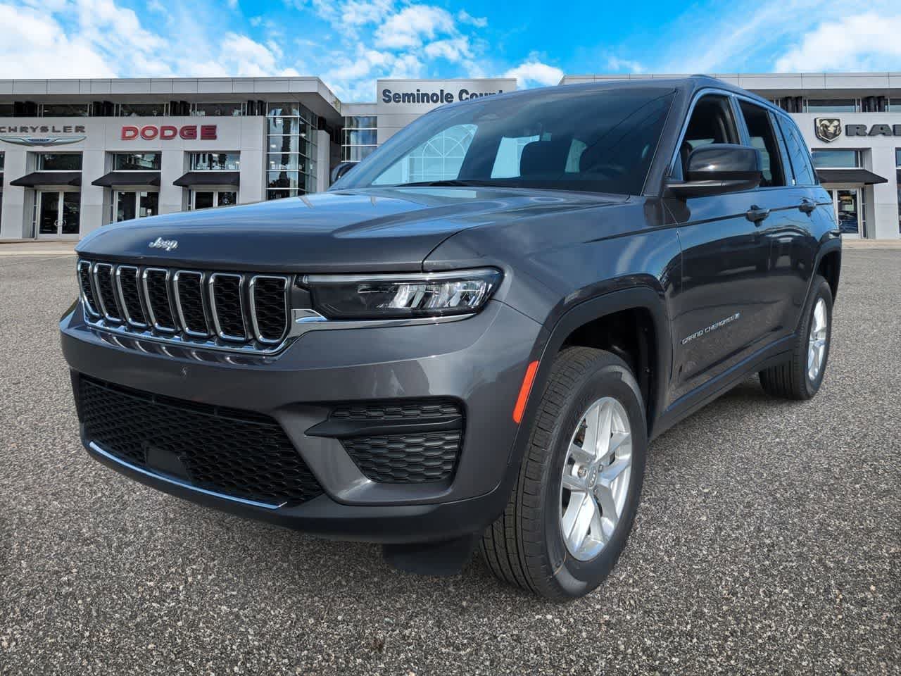 New 2026 Jeep Grand Cherokee Laredo X AWD/4WD image 4