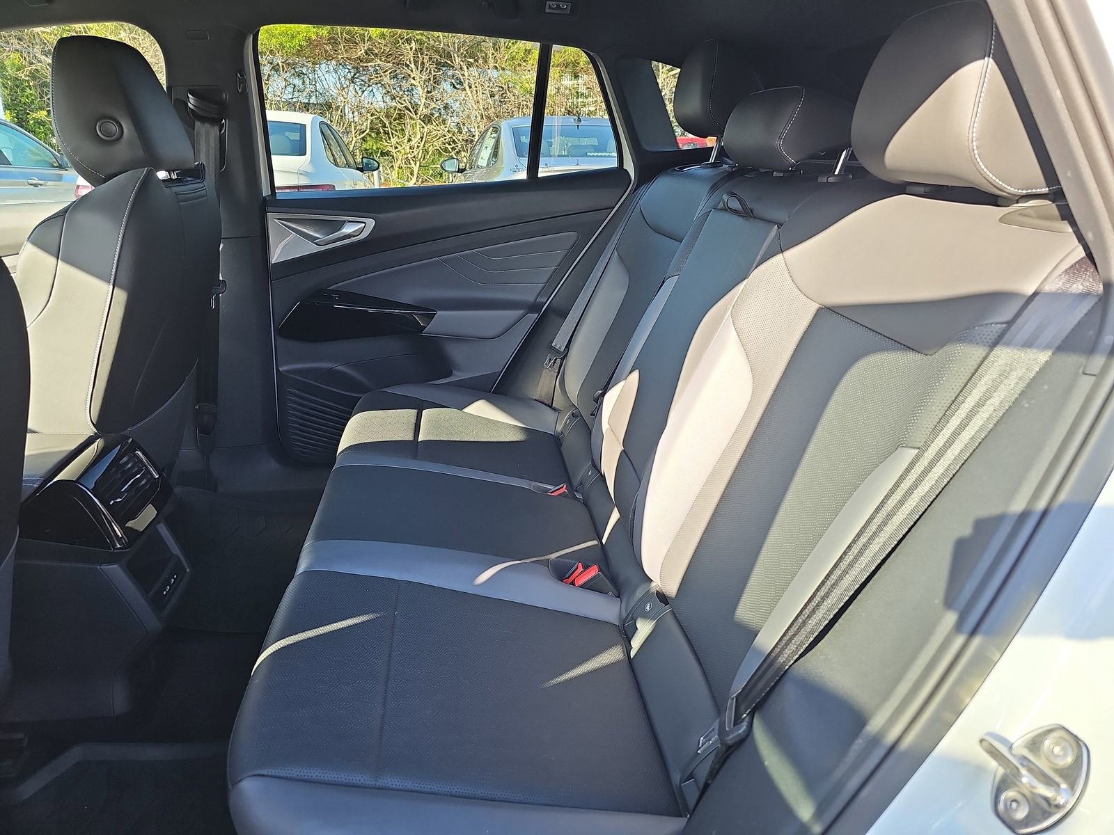 Used 2023 Volkswagen ID.4 S image 15