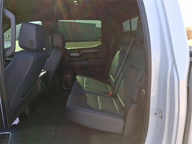 Used 2024 Chevrolet Silverado 1500 High Country w/ Technology Package image 14