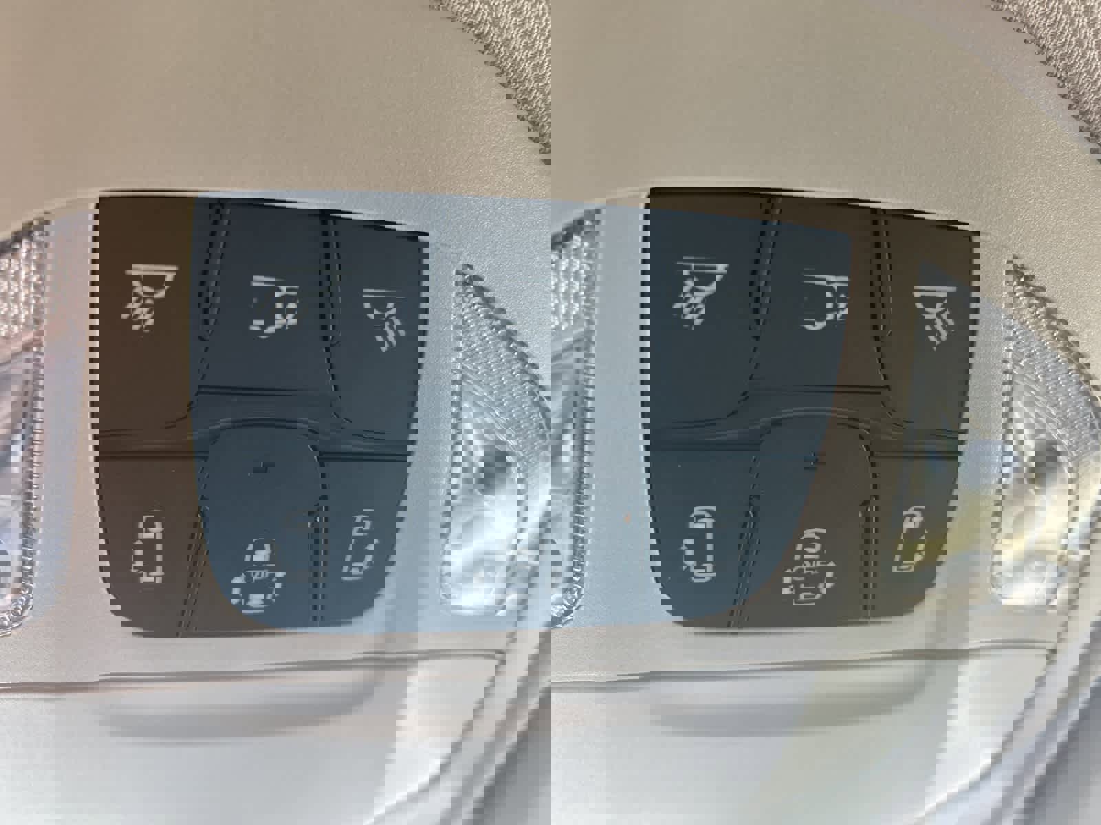 Used 2023 Chrysler Pacifica Touring-L image 32