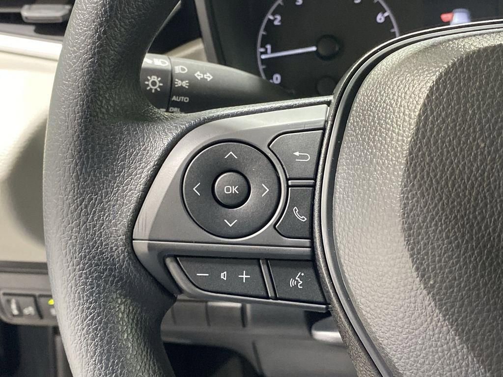 Used 2025 Toyota Corolla LE image 32