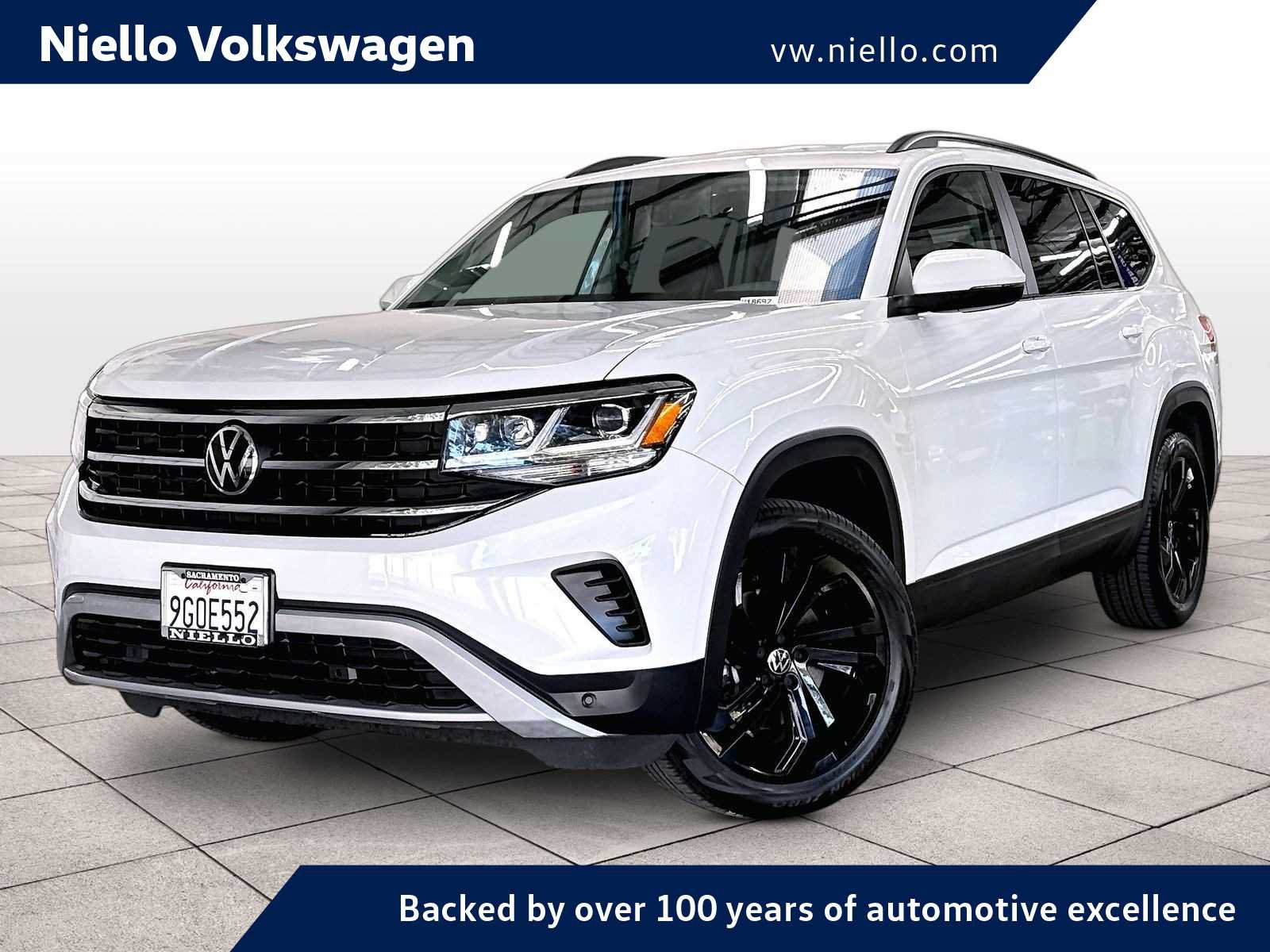 Used 2023 Volkswagen Atlas SE w/ Black Wheel Package