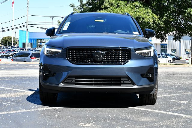 New 2026 Volvo XC40 B5 Ultra w/ Protection Package Premier AWD/4WD image 2