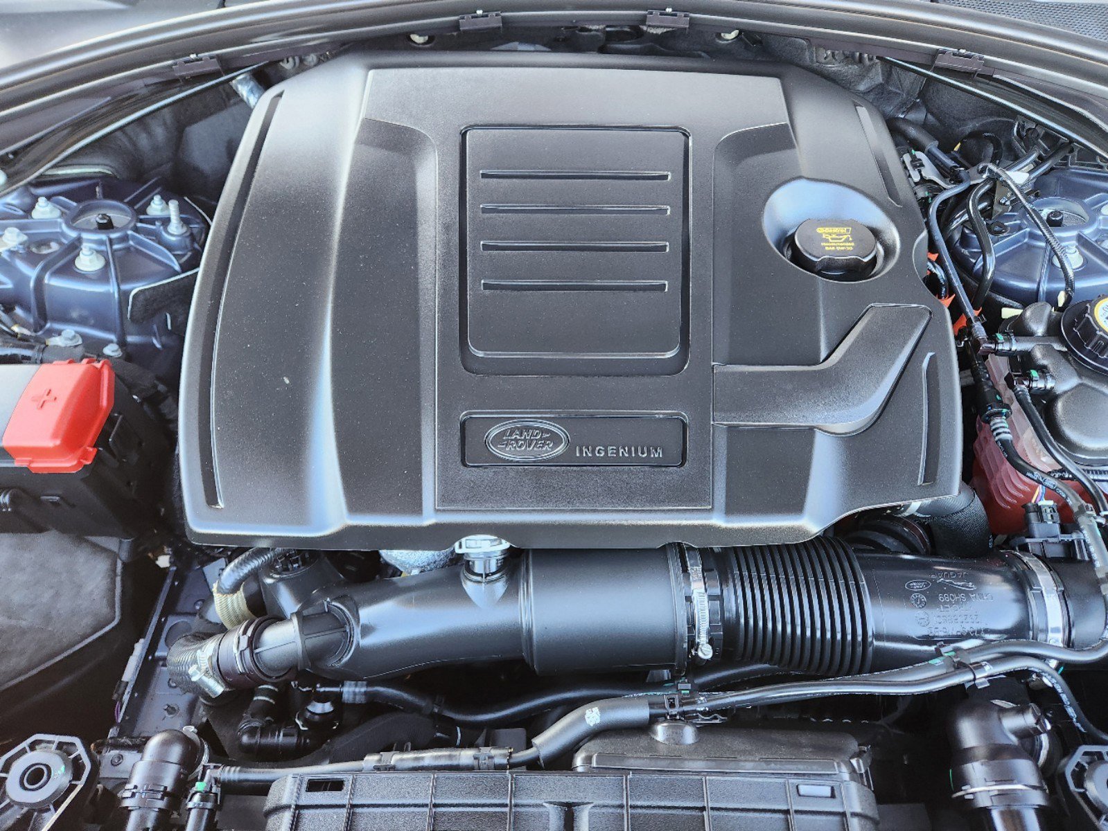 Certified 2025 Land Rover Range Rover Velar S image 6