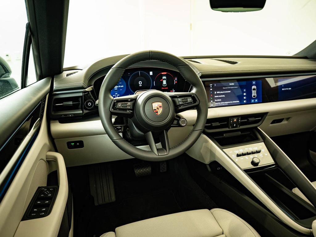 New 2026 Porsche Macan 4 Electric AWD/4WD image 4