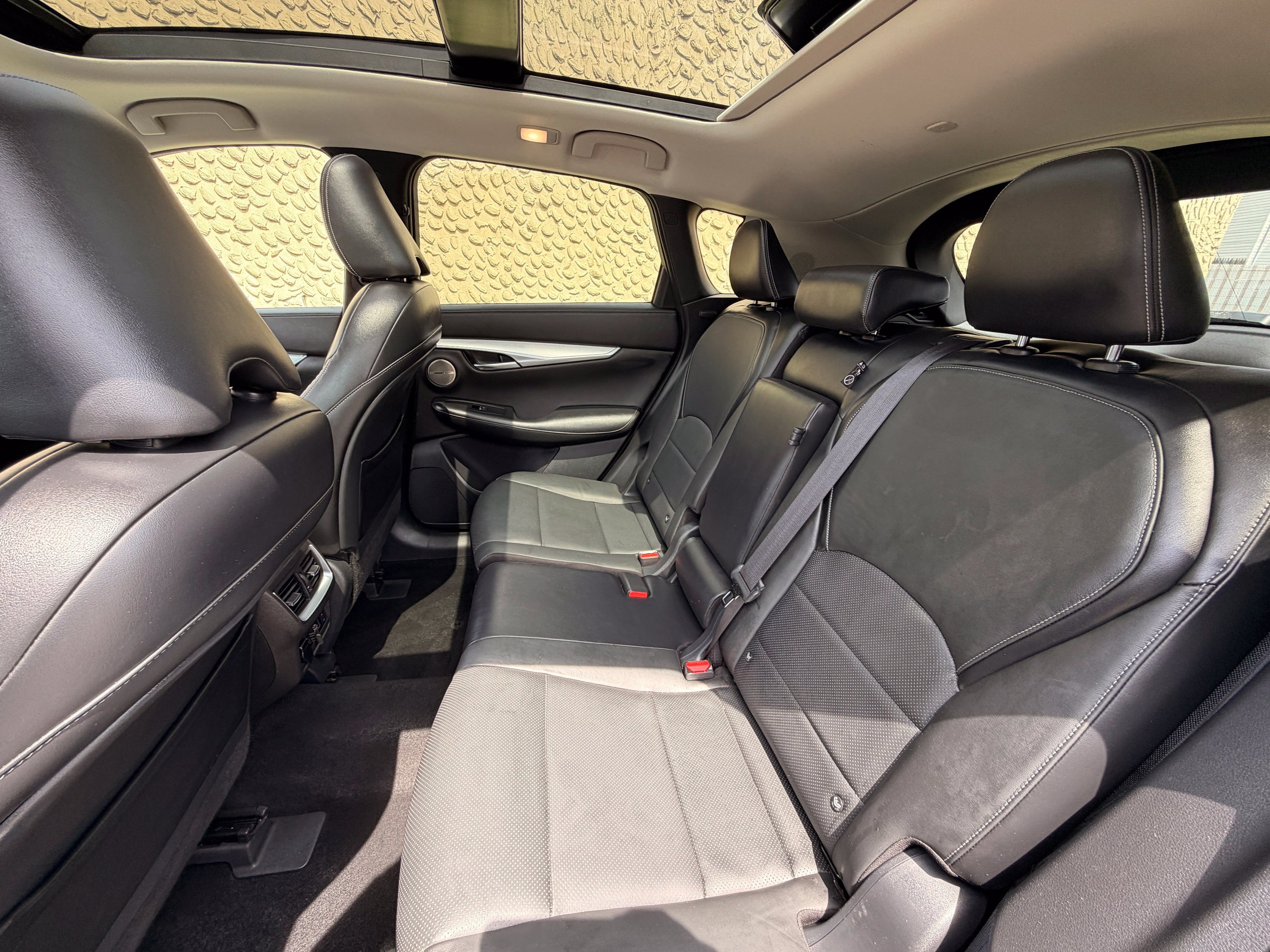 Used 2019 INFINITI QX50 Essential w/ Premium Heat Package AWD/4WD image 19